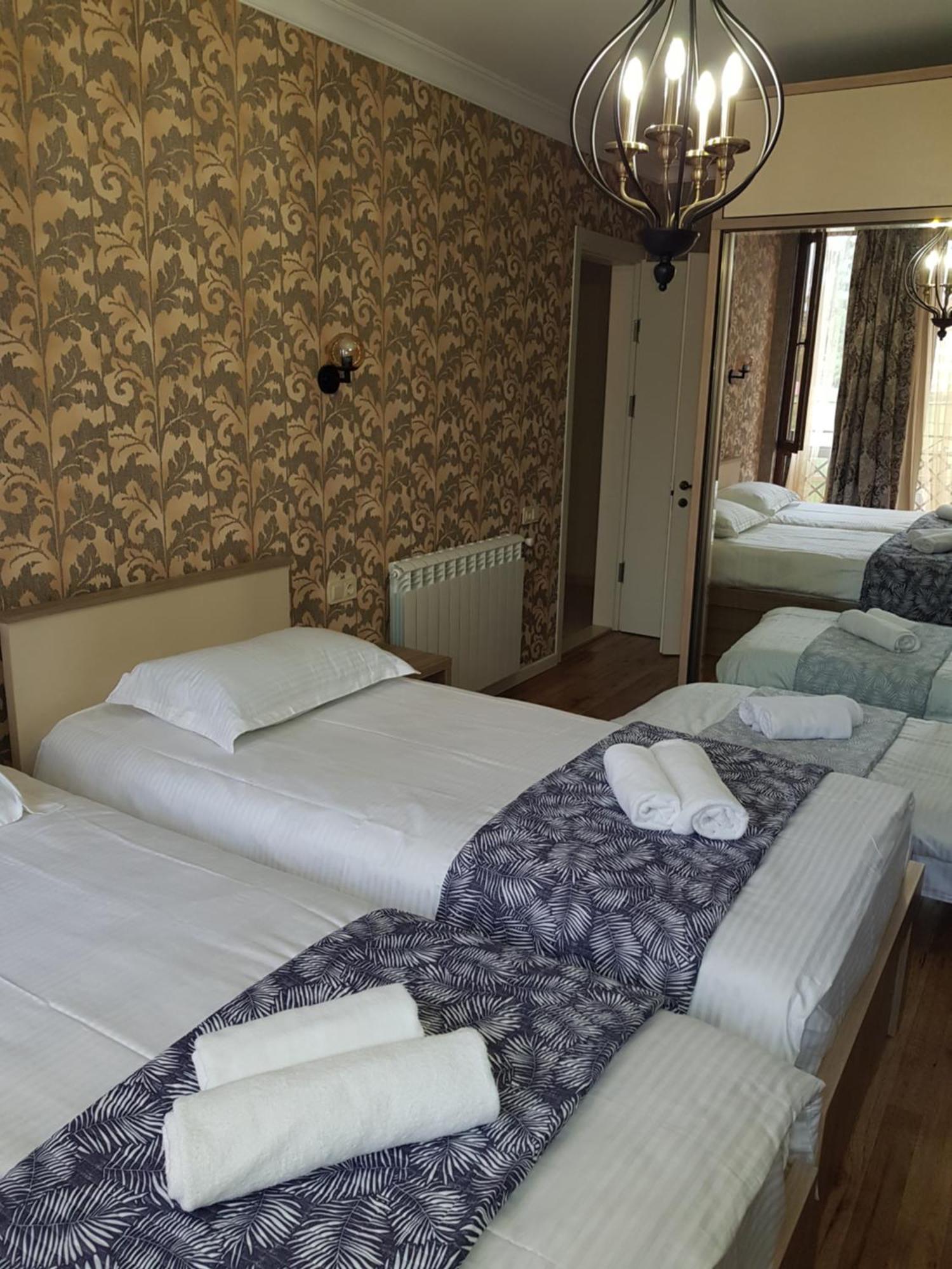 Piazza Batumi Guesthouse Kültér fotó