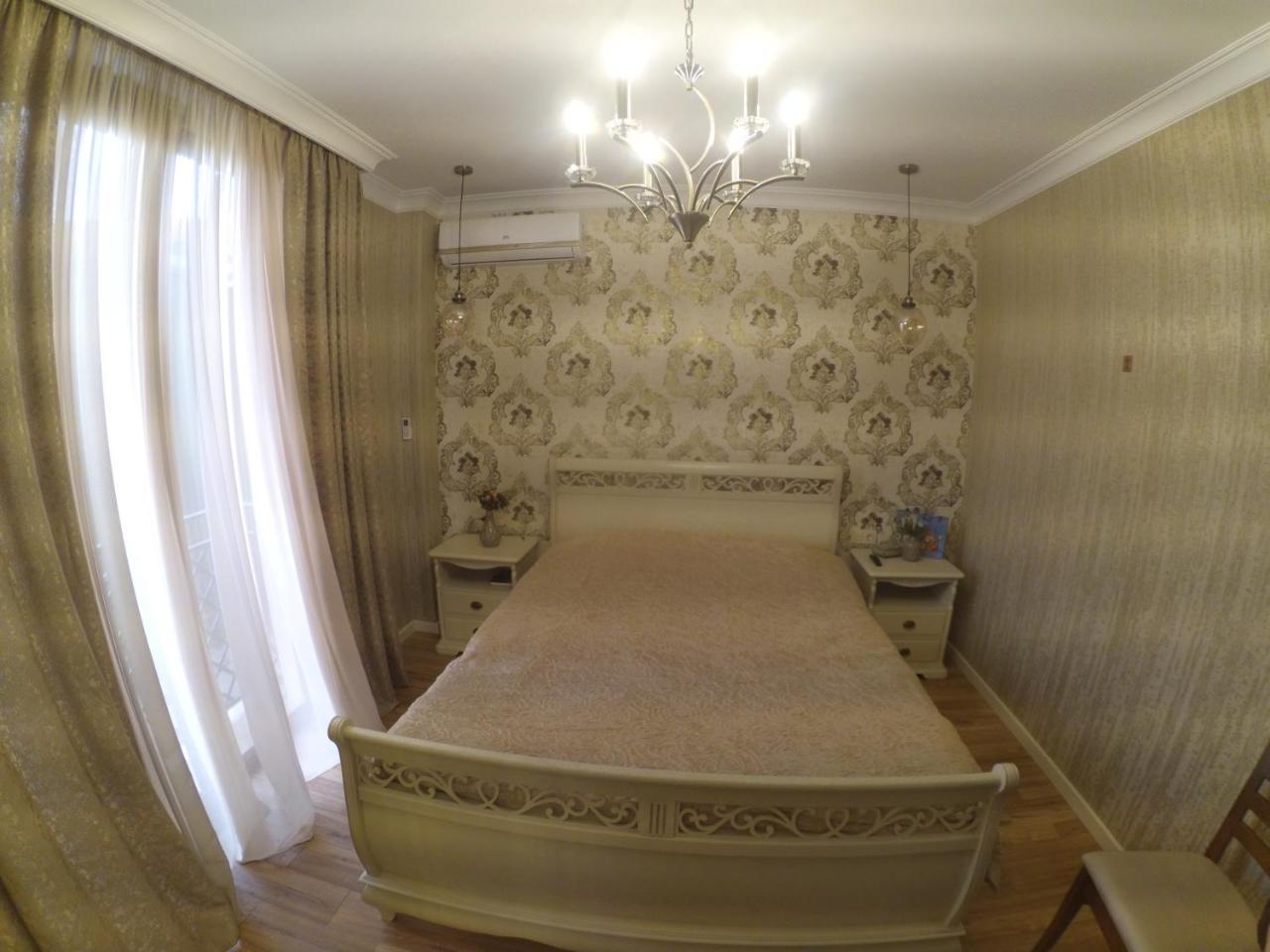 Piazza Batumi Guesthouse Kültér fotó