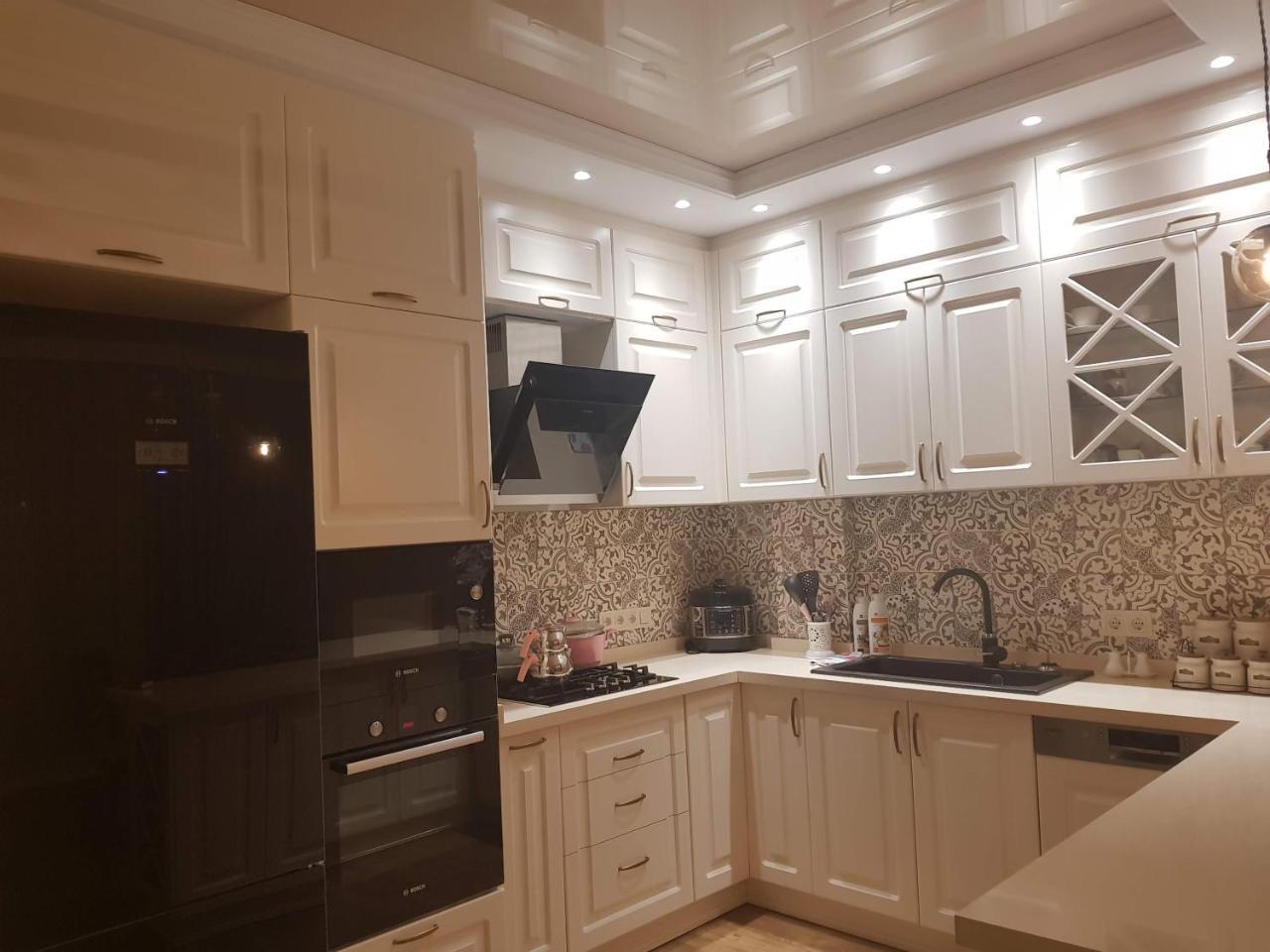 Piazza Batumi Guesthouse Kültér fotó