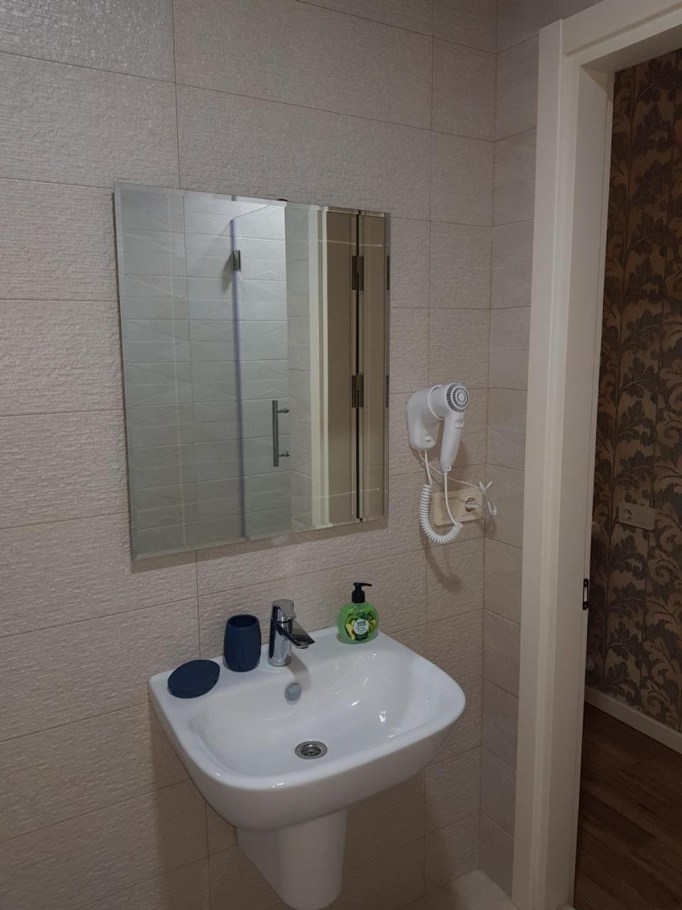 Piazza Batumi Guesthouse Kültér fotó
