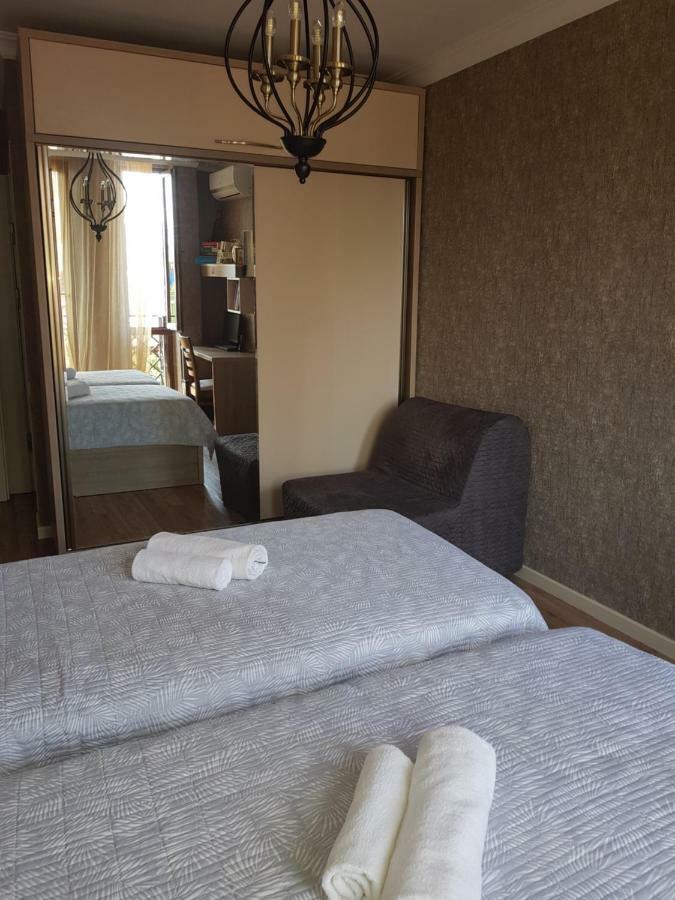 Piazza Batumi Guesthouse Kültér fotó