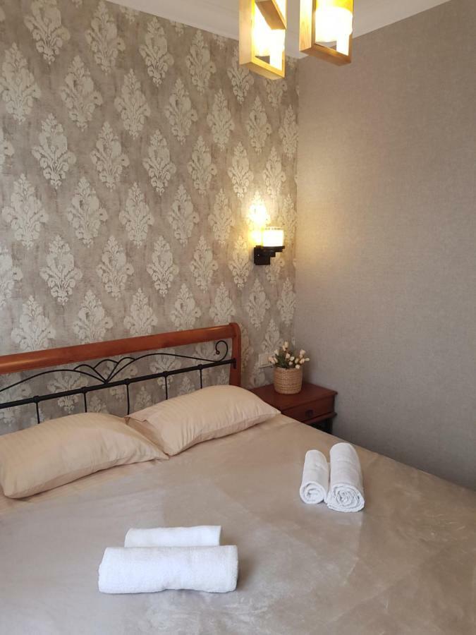 Piazza Batumi Guesthouse Kültér fotó