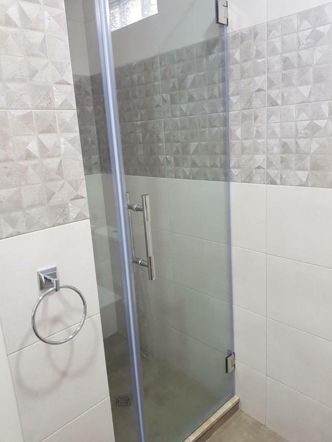 Piazza Batumi Guesthouse Kültér fotó