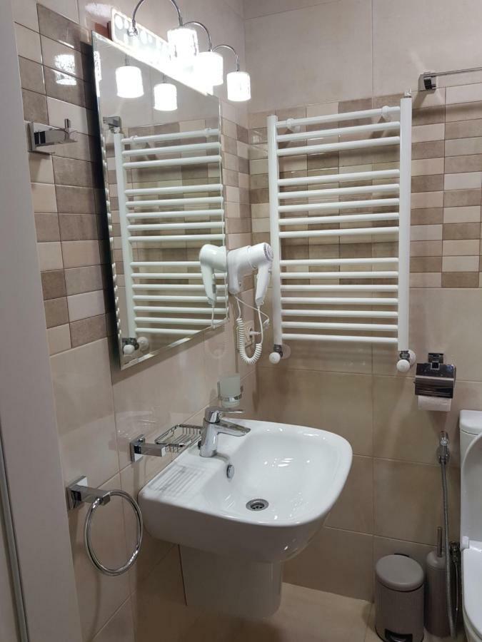 Piazza Batumi Guesthouse Kültér fotó