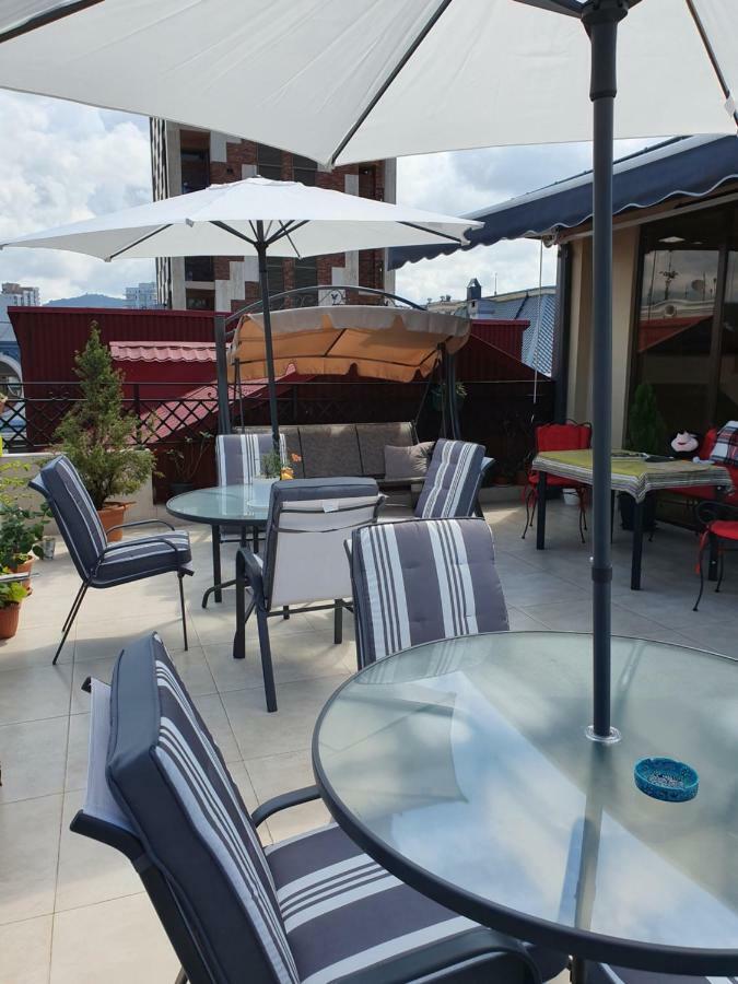 Piazza Batumi Guesthouse Kültér fotó
